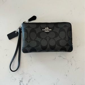 Coach wristlet wallet